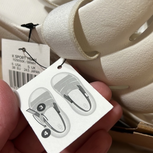 NIB White UGG Sport Yeah Slippers - Picture 6 of 7